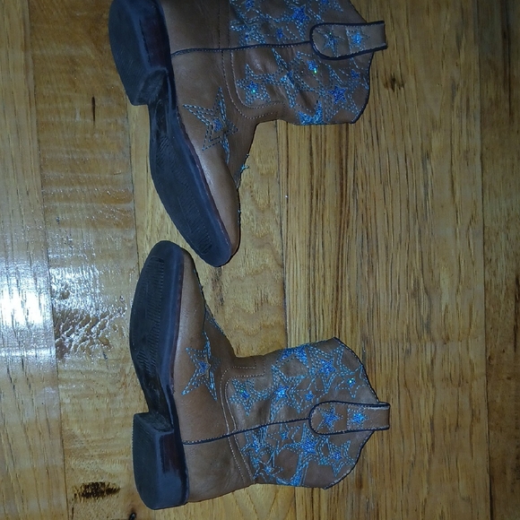 Wonder Nation Brown Boots with Blue Star Embroidery - Picture 7 of 10